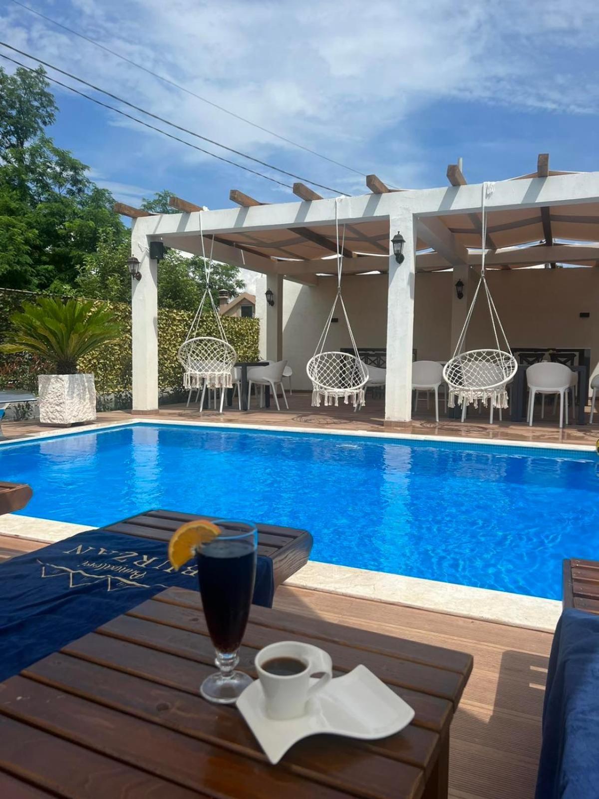 Burzan Bungalovi Podgorica Bagian luar foto